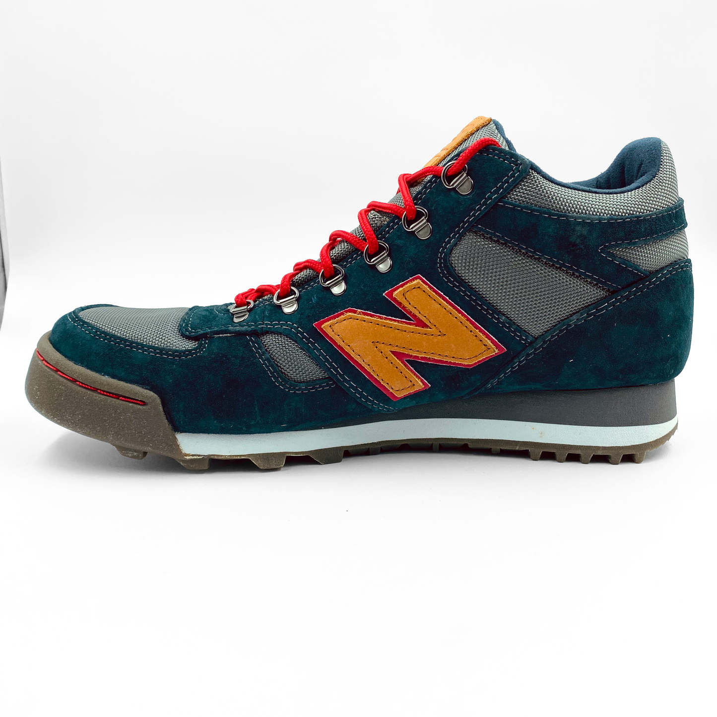 New Balance 710CNV