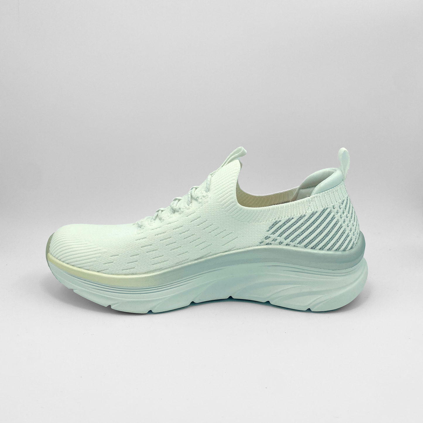 Skechers Relaxed Fit: D'Lux Walker - Let it Glow